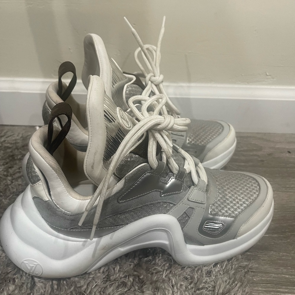Might have to clean the soles of the inside, worn a couple times! - Picture 2 of 7
